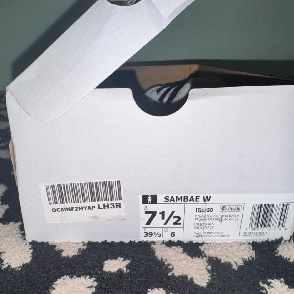 Adidas Women's White and Black Sneakers with Red Detail - Picture 10 of 10